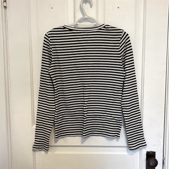 Levi’s black & white stripe v-neck waffle knit - Picture 3 of 3